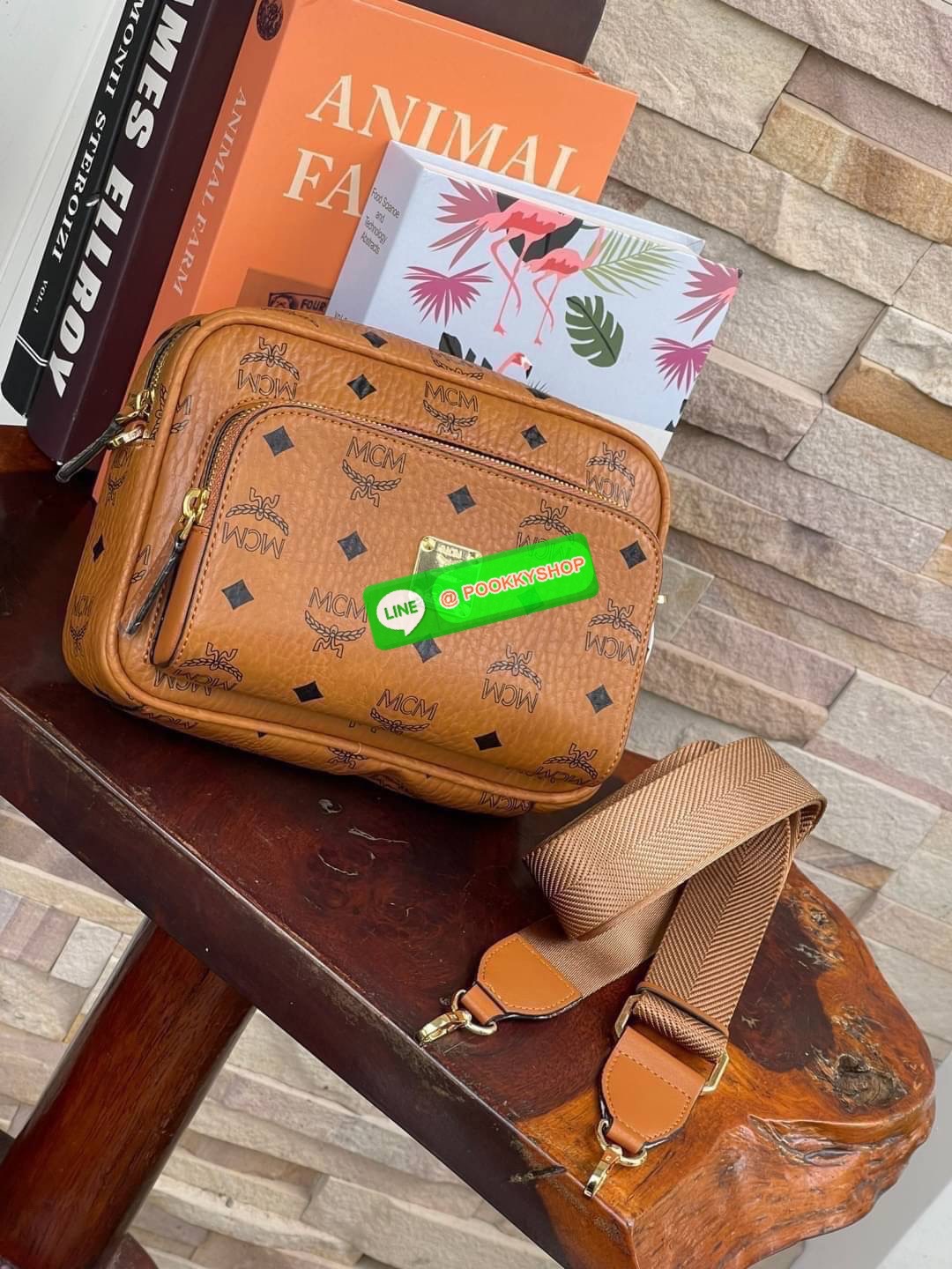 ð MCM KLASSIK CROSSBODY in Visetos( Small )āļāļĢāļ°āđāļāđāļēāļāļĢāļāļŠāļāļāļāļĩāđ Klassik āļāļĩāđāļĄāļĩāļĨāļąāļāļĐāļāļ°āļāļĢāļāļāļēāļĄāļāļ·āđāļ āļāļāļāđāļāļāļŠāđāļāļĨāđāļāļĨāļēāļŠāļŠāļīāļ āđāļāļĢāļāļŠāļĢāđāļēāļāļāļĢāļ°āđāļāđāļēāļāđāļģāļŦāļāļąāļāđāļāļēāļĄāļāļāļāļīāļŠāļĢāļ°āđāļŦāļāļ·āļāļāļąāđāļ āļāđāļēāđāļāđāļāļĨāļ·āļāļāļāļīāļ§āļĨāļēāļĒ Visetos āļāļąāļāđāļāđāļāđāļāļāļĨāļąāļāļĐāļāđāļāļāļmcm āđāļāļāļĩāđāļāļ·āļāđāļāļāđāļāļŠāļāļāļĢāļĩāđāđāļāļāđāļŪāļāļāđāļāļĢāļĩāļāļĩāđāļŠāļĄāļāļđāļĢāļāđāđāļāļāļāļĩ