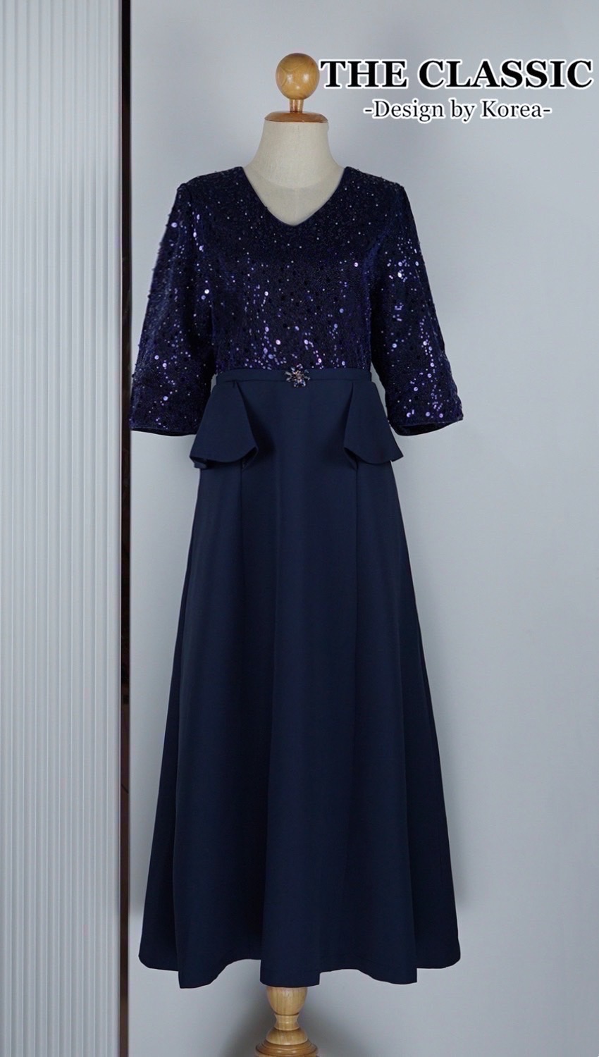 เดรสแฟชั่น ช่วงบนใช้ผ้าเนื้อดี ปักเลื่อมระยิบระยับประกายทั้งตัว แขนยาว 3 ส่วน