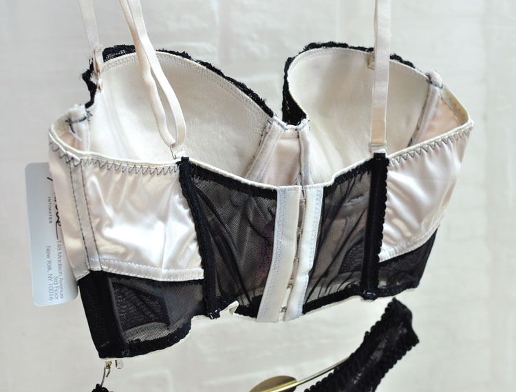 ชุดชั้นในเซ้กซี่ สีนูท แต่งลูกไม้ดำ + กางเกงในบิกินี่ เข้าชุด งานพรีเมี่ยม ส่งออก Size C80/C85