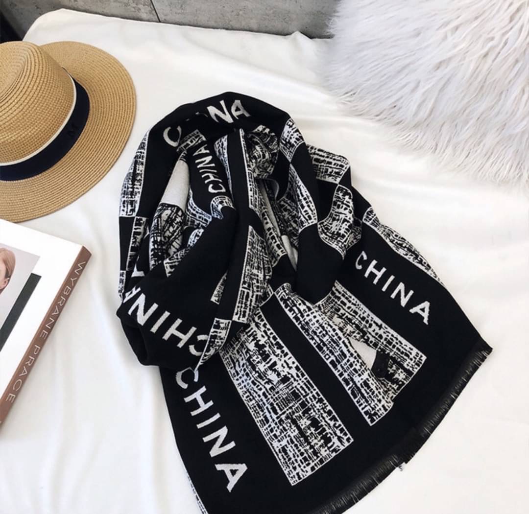 Best seller!! ผ้าพันคอ ลายแบรนด์เนื้อผ้าหนานุ่มๆเกรดพรีเมี่ยม ลายคมชัด งานนี้มาพร้อมกล่อง หรูหรามากค่ะงานนี้ใส่แมทชุดไหนๆก็ดู ไฮโซโก้หรูมากๆค่ะ งานดีๆแบบนี้สไตล์นี้ สาวๆห้ามพลาดกันเลยทีเดียวเชียว ช่วงใกล้เทศกาลแบบนี้ เหมาะจะเป็นของขวัญ ของฝากอีกด้วยนะค่ะ