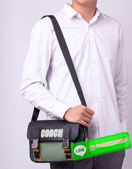 COACH TRACK CROSSBODY IN COLORBLOCK SIGNATURE CANVAS WITH COACH PATCH (C6657) 🛍🛍กระเป๋าสะพายทรงแมสเซ็นเจอร์ ทรงสวยรุ่นที่ต้องมีติดตัวคะหนุ่มๆ จุของได้เยอะมากแบ่งเป็นสัดเป็นส่วน วัสดุหนังแคนวาสสลับหนังแท้ กระเป๋ามีตัว ล็อค มีซิปด้านใน ด้านห