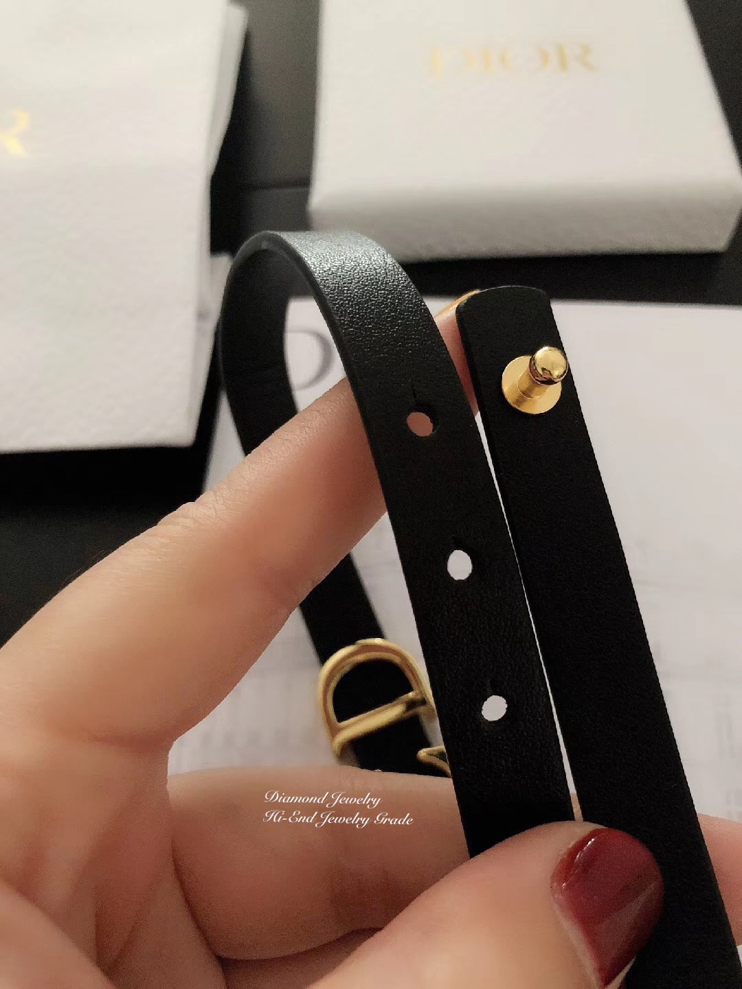 Super Hi-End Quality !!!!! ((งาน 1:1 เหมือนแท้ที่สุดในท้องตลาด)) Dior Bracelet กำไลข้อมือหนังดิออ คอลล่าสุดค่ะงานอย่างใส่ออกมาน่ารักมากๆค่ะ มีแสตม Dior สวยเป๊ะ งานสวยๆจาก Dior สาวกดิออพลาดไม่ได้เลยนะคะ ใส่ได้ตลอดไม่มีตกยุคคร๊าา อะไหล่สีทอง หรูหรา สาวๆห้าม