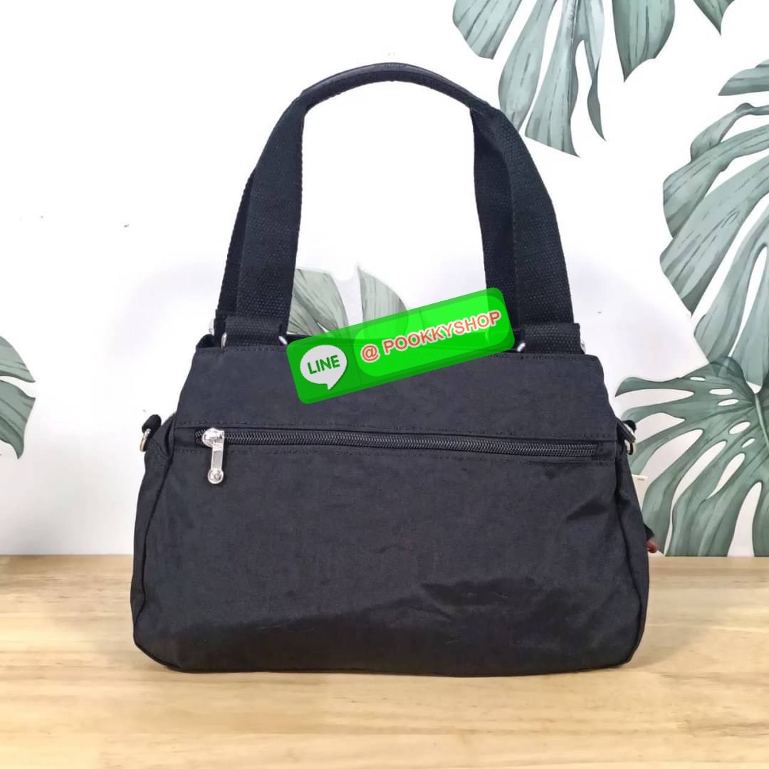 Kipling Damen Orelie Henkeltasche handbag กระเป๋าถือหรือสะพาย ขนาดกลาง วัสดุ Nylon 100% หูถือสูง 7 นิ้ว สายสะพายยาว สายสะพายยาว 126ซม. มีช่องแยกใช้งานหลายช่อง ประกอบด้วย -ด้านหน้า ช่องซิปลึกถึงฐานกระเป๋า -ด้านหลัง ช่องซิปลึกถึงฐานกระเป๋า -ช่องใช้งานหลักด้