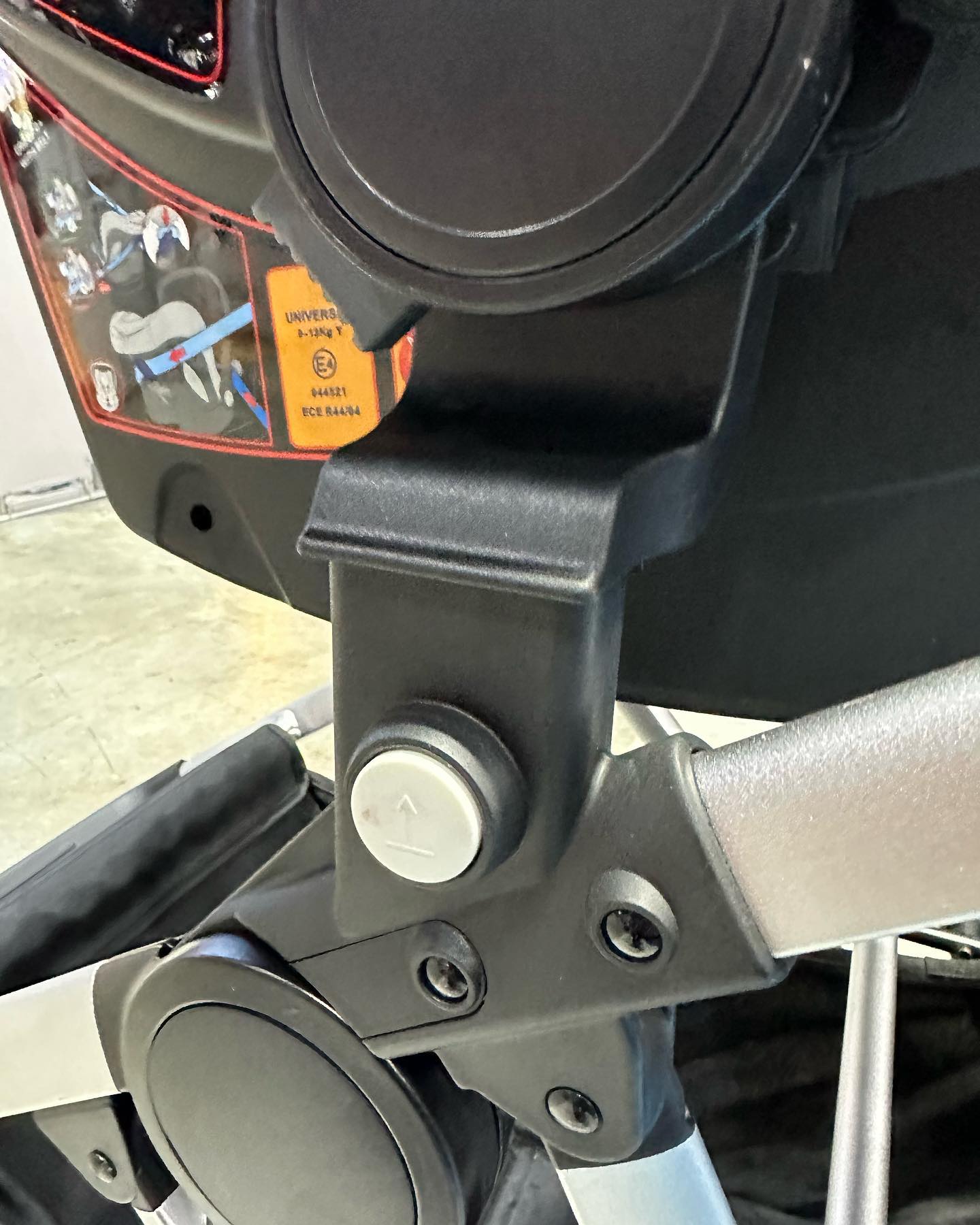 Welldon คาร์ซีทแบบกระเช้า รุ่น Group Zero สำหรับเด็กแรกเกิด - 18 เดือน ติดตั้งด้วยเบลท์ (ติดตั้งบนรถเข็นได้)