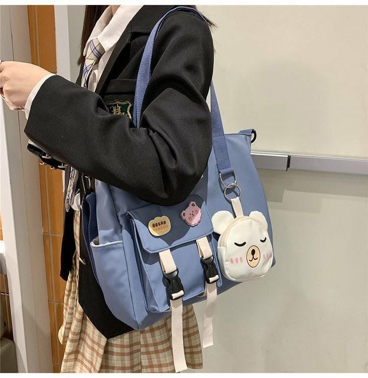 รุ่นใหม่ พร้อมส่ง!!!!!!! Miki Bear cross bag (BP) คุ้มมาก ช่องเยอะมากถึงมากที่สุด แถมฟรี! พวงกุญแจหมีเป็นซิป ใส่บัตรใส่เหรียญได้ ถอดออกแยกใช้งานได้ เนื้อผ้ากันน้ำด้วยนะ