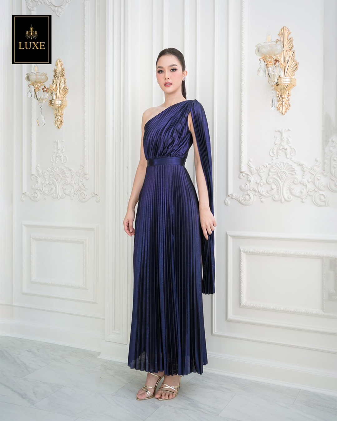 เดรสแฟชั่น แม็กซี่เดรสเสื้อไหล่เดียว ดีเทลผ่าแขนเสื้อด้านใน