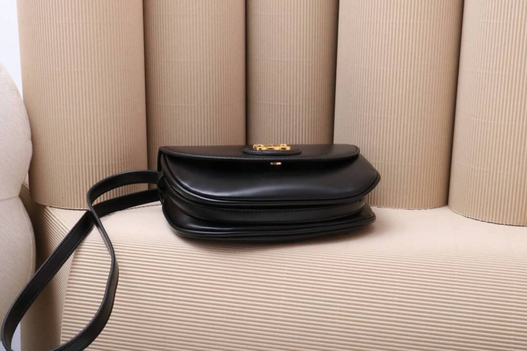 (N)(E)(W) 💥ซีรีน Lisa ปังสุดตอนนี้ ทรงใหม่ล่าสุด มาแรงมาก งานเกรดพรีเมี่ยม สวยทุกจุด น้ำหนักกำลังดีขนาด ใส่ของได้จุเลย ทรงนี้ต้องมี