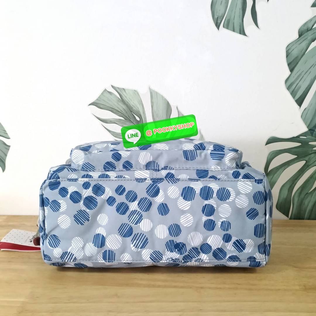 KIPLING RETH CROSSBODY BAG ซับในตาราง วัสดุ Nylon +polyester กระเป๋าสะพายข้างหรือ สะพาย Crossbody ได้ ช่องหน้าเปิด-ปิด ด้วยซิป พร้อมช่องแยกบ่อยด้านข้าง ช่องหลัก 2 ช่อง ด้านในโล่งกว้าง สามารถจุสัมภาระได้เยอะ พร้อมช่องซิปหลัง สายสะพายปรับระดับสั้น-ยาว ได้ f