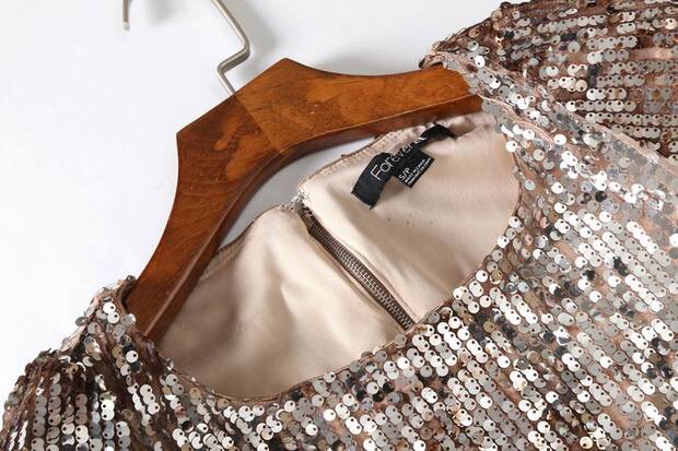 ชุดเดรส ชุดปักเลื่อมทอง Brand Forever แท้ งานสวย หรูหรามากคะ Size S/M/L