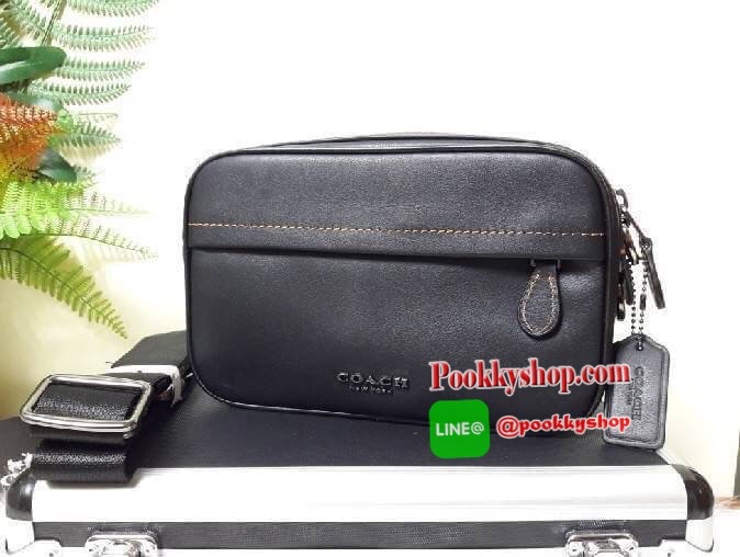 NEW IN !! COACH GRAHAM CROSSBODY IN SIGNATURE LEATHER (COACH F50713) **รุ่นตามหากันเยอะมากๆ** กระเป๋าสะพายข้าง ใช้ได้ทั้งผู้ชายและผู้หญิง โดดเด่นด้วยลาย Signature แบบลาย C นูน สายสะพายถอดได้ สามารถถือเป็นครัชได้ สามารถปรับสายสั้นเป็น คาดอกได้ ขนาดกำลังดี