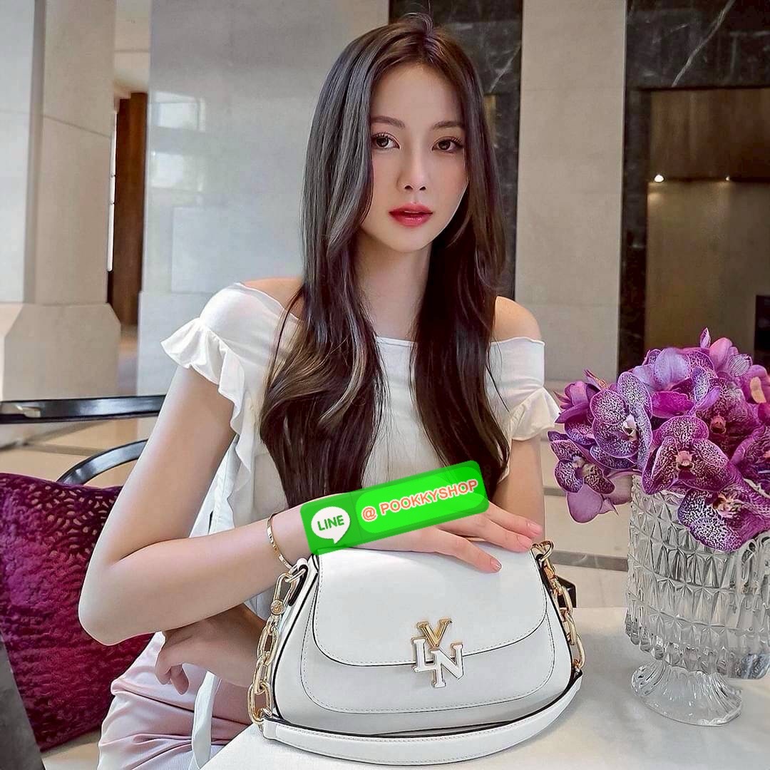 กระเป๋า LYN