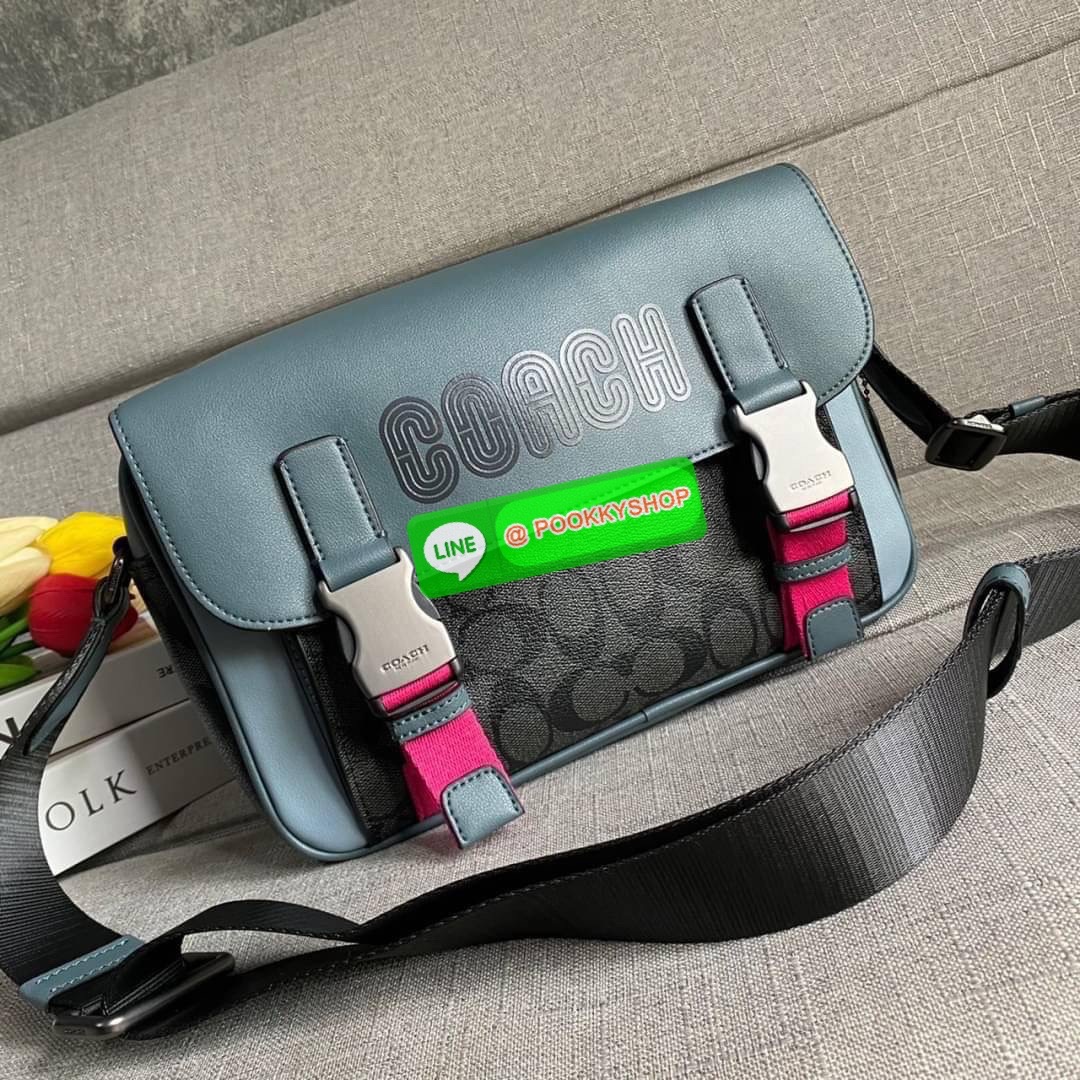 COACH TRACK CROSSBODY IN COLORBLOCK SIGNATURE CANVAS WITH COACH PATCH (C6657) 🛍🛍กระเป๋าสะพายทรงแมสเซ็นเจอร์ ทรงสวยรุ่นที่ต้องมีติดตัวคะหนุ่มๆ จุของได้เยอะมากแบ่งเป็นสัดเป็นส่วน วัสดุหนังแคนวาสสลับหนังแท้ กระเป๋ามีตัว ล็อค มีซิปด้านใน ด้านห