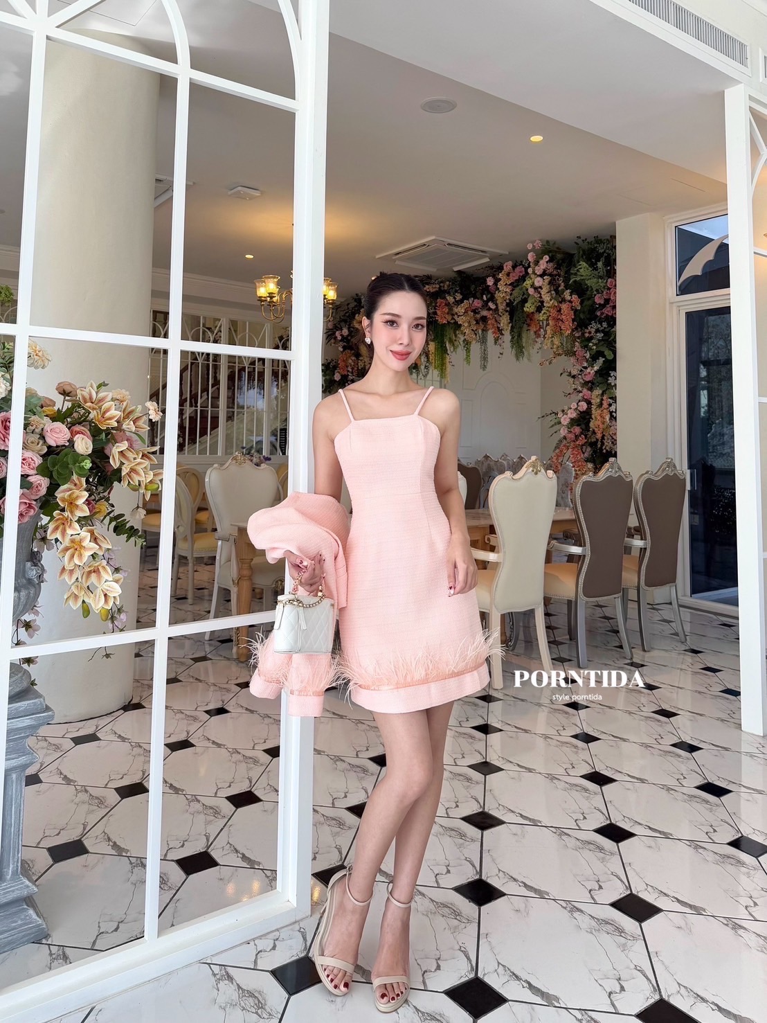 ชุดเซทแฟชั่น ชุดเดรส2ชิ้นผ้าทวีต งานเดรสชมพู มีเสื้อคลุมให้กระดุมเสื้อคลุมด้านหน้ากระดุมเพชร