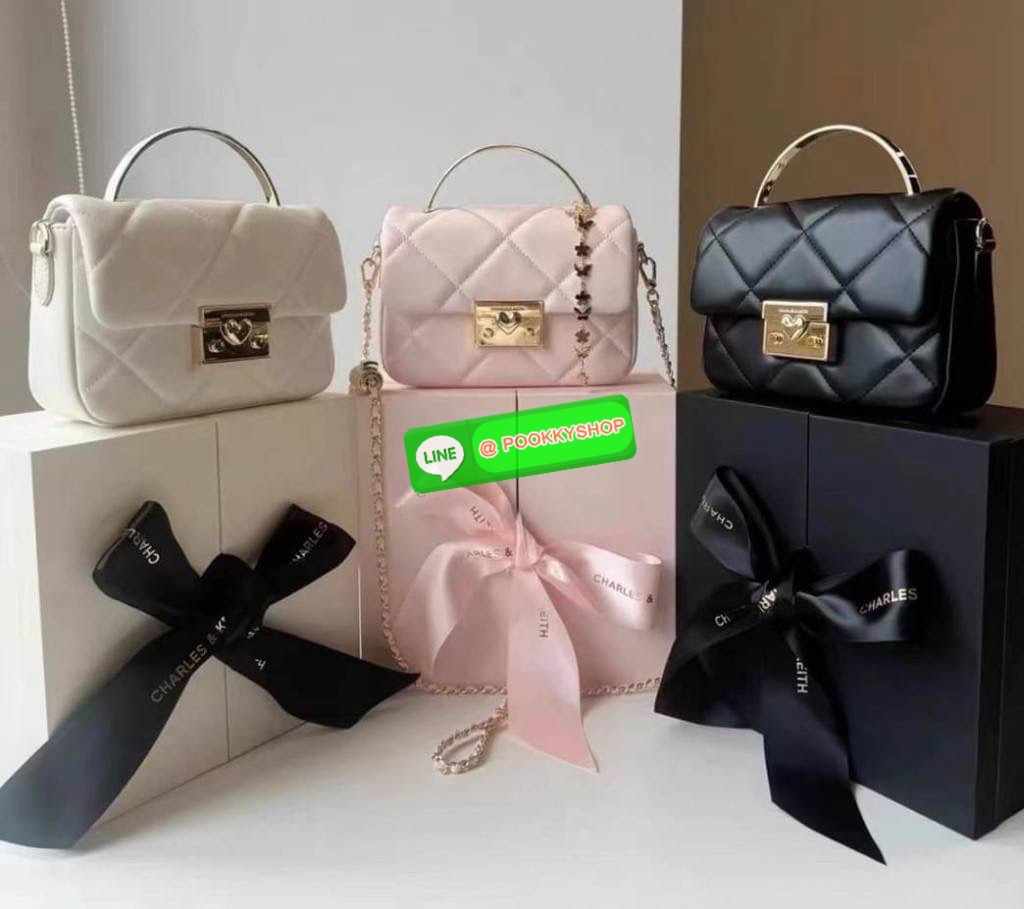 Charles&Keith แท้ Outlet ถือออกงานได้ สะพายได้ ให้ลุคลูกคุณหนู มาพร้อมกล่อง เหมาะสำหรับมอบเป็นของขวัญได้ มี 3 สี