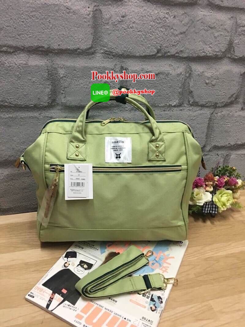 ANELLO 2 WAY POLPESTER CANVAS BOSTON BAG รุ่นใหม่ล่าสุดจากแบรนด์ที่ทุกคนรู้จัก รุ่นนี้วัสดุผ้าแคนวาสเนื้อนิ่มและน้ำหนักเบา ปากกระเป๋ามีโครงเป็นเอกลักษณ์จุดเด่น หูสูง 20 ซม. ด้านหน้ามีช่องซิปใส่ของได้ เปิดปิดด้วยซิปคู่ ภายในกว้าง ใบใหญ่ ใส่หนังสือหรือ A4 โ