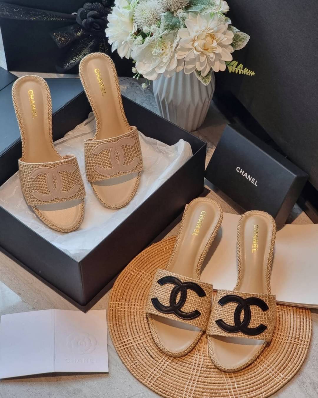 🌟งานเข้าใหม่จร้า🌟 แบบเข้าใหม่ รองเท้าส้นตัน Chanel เย็บโลโก้CC สวยมากคะ พื้นปั้มแบรนด์