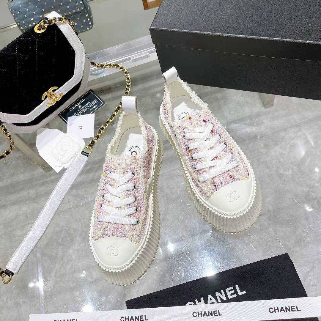 พร้อมส่ง... งานเป๊ะมากก งานเกรดดีที่สุด ขึ้นแบบ 1:1 CHAMEL คอลใหม่2022 ใส่เที่ยวเกร๋ๆดูแพงเเนะนำค่า ของต้องมีนะจ้าา .คอลใหม่ทรงเเละสีใส่ได้กับทุกชุด ใส่สวยๆ เกร๋ๆเลยค่า คู่นี้ใช่เลยค่า อีกรุ่นที่ต้องมีติดตู้นะค่า คอลเลคชั่นใหม่ล่าสุดงานเกรดHiend. รุ่นนี้ง