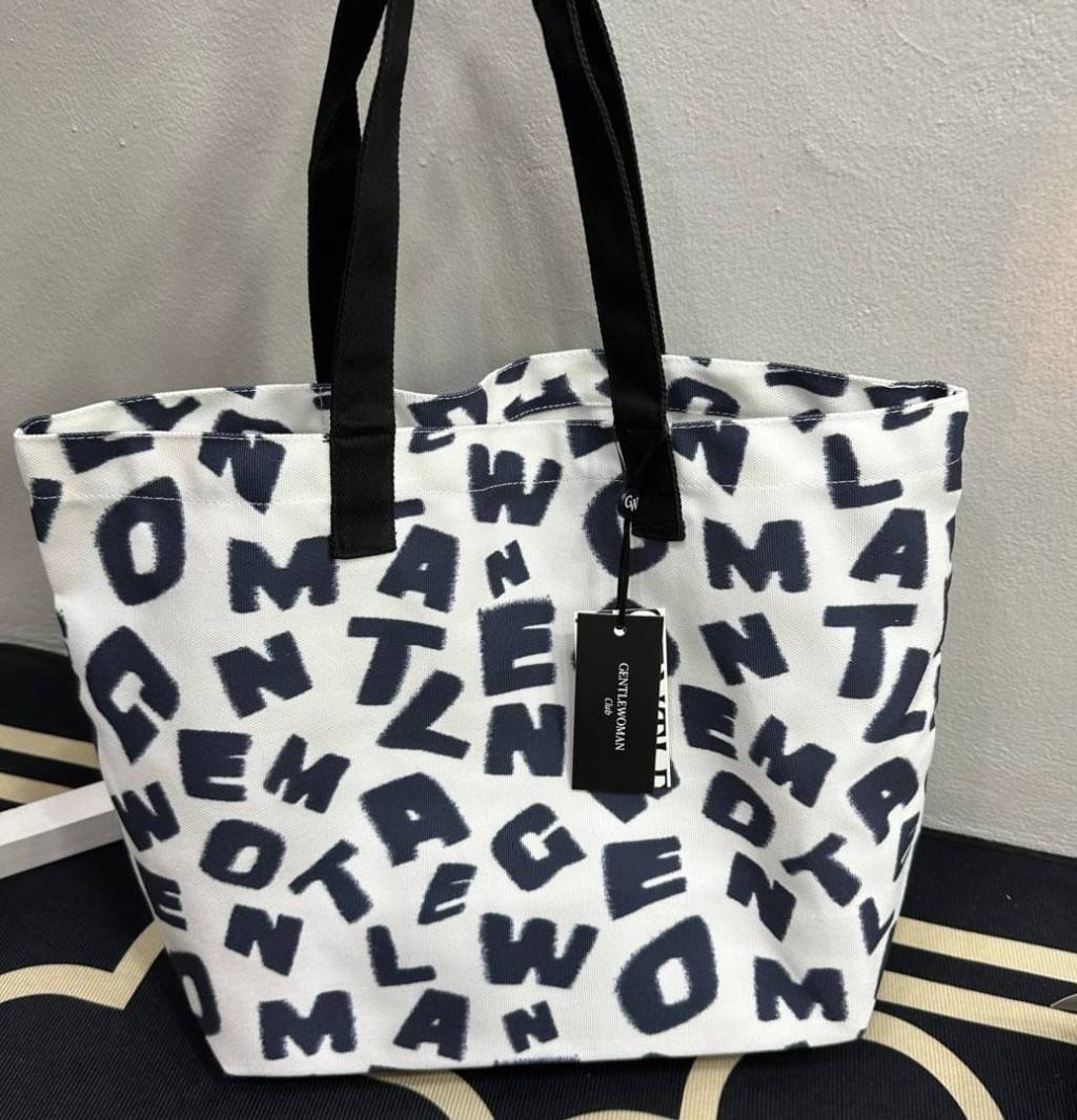 กระเป๋าถือ Gentle Woman น้ำหนักเบา จุของได้เยอะ ผ้าแคนวาส งานเทียบแท้ ชนช้อป ใช้สลับแท้ งานปั้มทุกจุด