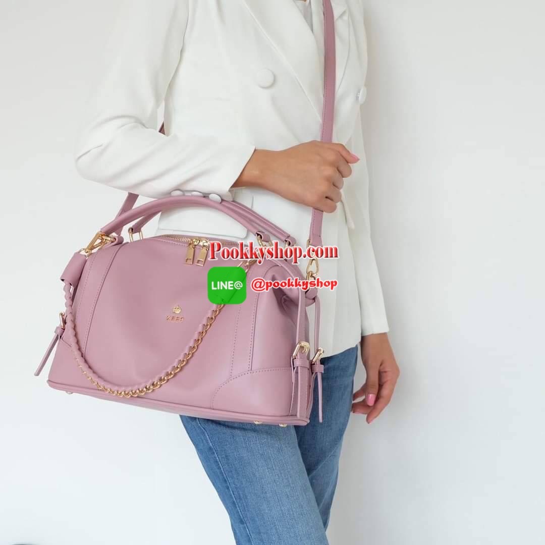 KEEP รุ่น ‘ Ella ‘ bag 📌ทรง Pillow ( ทรงหมอน ) ที่สาวๆ ถามหา กลับมาแล้วค่า พร้อมฟังก์ชันจัดเต็มเหมือนเดิม ใบนี้ Size L นะคะ ใส่ กระเป๋าสตางค์ยาวได้ ใส่ไอแพดได้ ใครต้องการกระเป๋าที่ใช้ได้ทุกวัน ใส่ของครบ แอดมินแนะนำใบนี้เลยค่า สวย คุ้มแน่นอน