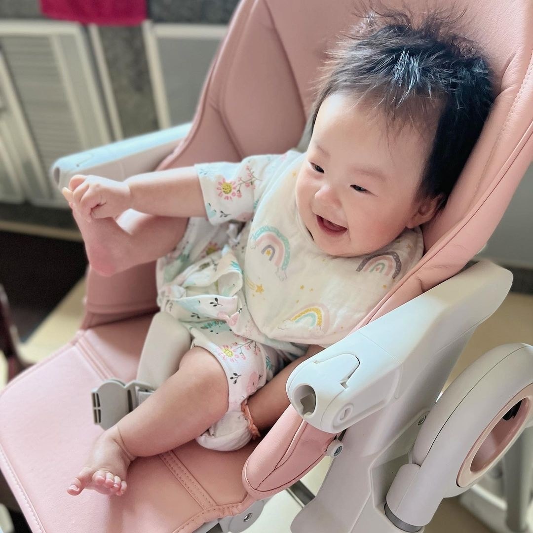 Sofflin Triangle bibs ผ้ากันเปื้อนใยไผ่ ผ้ากันเปื้อนเด็ก ทรงสามเหลี่ยมสุดน่ารัก