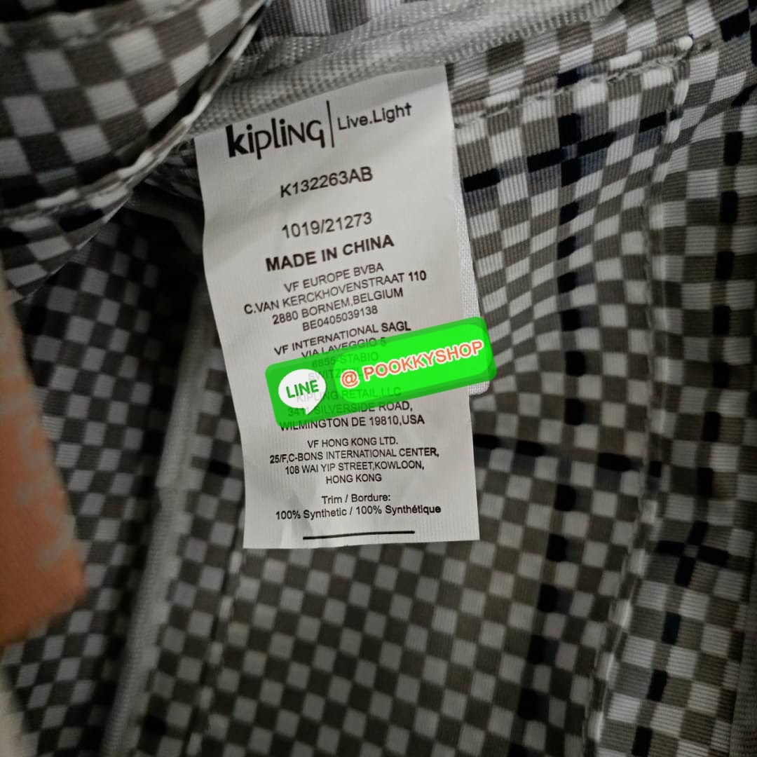 KIPLING 3 Monkey program Seoul up clutch & sling bag กระเป๋าคล้องมือ หรือ สะพายข้าง ขนาดเล็ก วัสดุ Nylon & Polyester 100% ใช้งานได้ 2 รูปแบบ มีสายสลับเปลี่ยนได้ทั้งแบบคล้องมือหรือสะพายข้าง เปิด-ปิดด้วยซิป ช่องหลักโล่ง มีช่องใส่บัตรด้านข้าง 6 ช่อง และช่องด