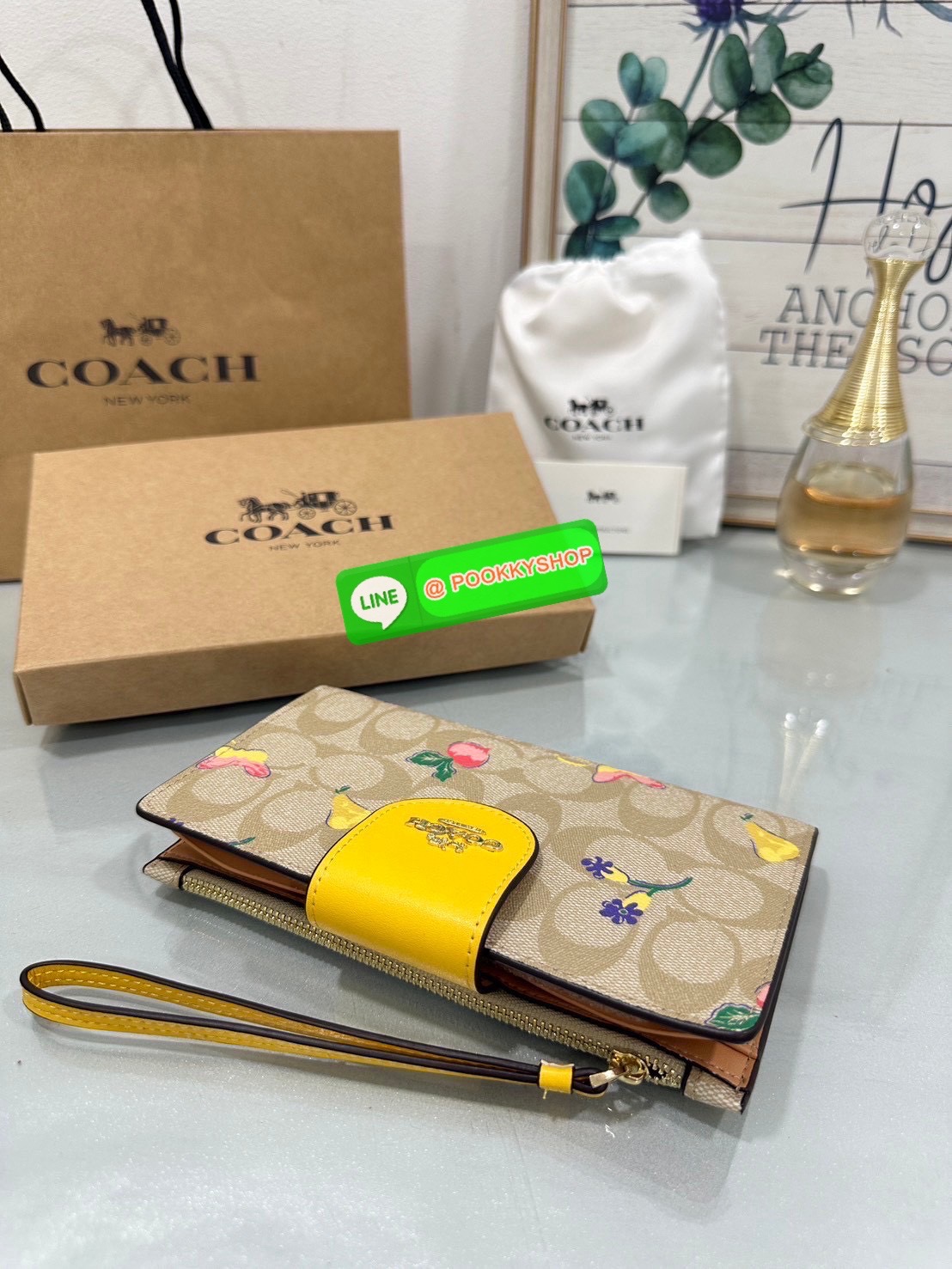 🍀Coach C2874 Tech Phone Wallet In Colorblock Signature 🍀 COLOR: signature canvas