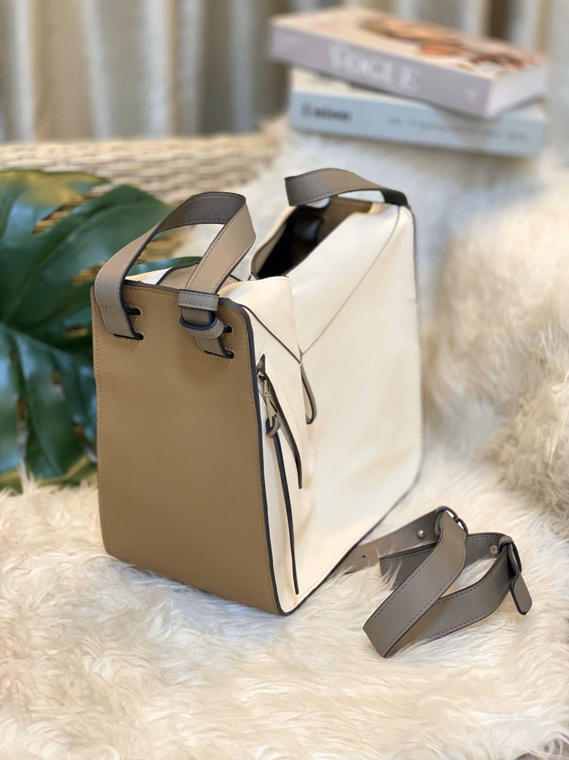 พร้อมส่งค่า 💕Hammock 💕 สิ้นสุดการรอคอย สำหรับรุ่นที่ทุกคนถามหาเยอะที่สุด การันตรีงานคุณภาพ ใช้เวลาผลิตนานสุดถึง 4 เดือน ตอนนี้พร้อมส่งเเล้วค่า Hammock size 30 cm รอบนี้เป็นงานสั่งผลิต งานเนี้ยบ ตัวหนังสวยมากกกก PU premium อย่างดี มีความหนา