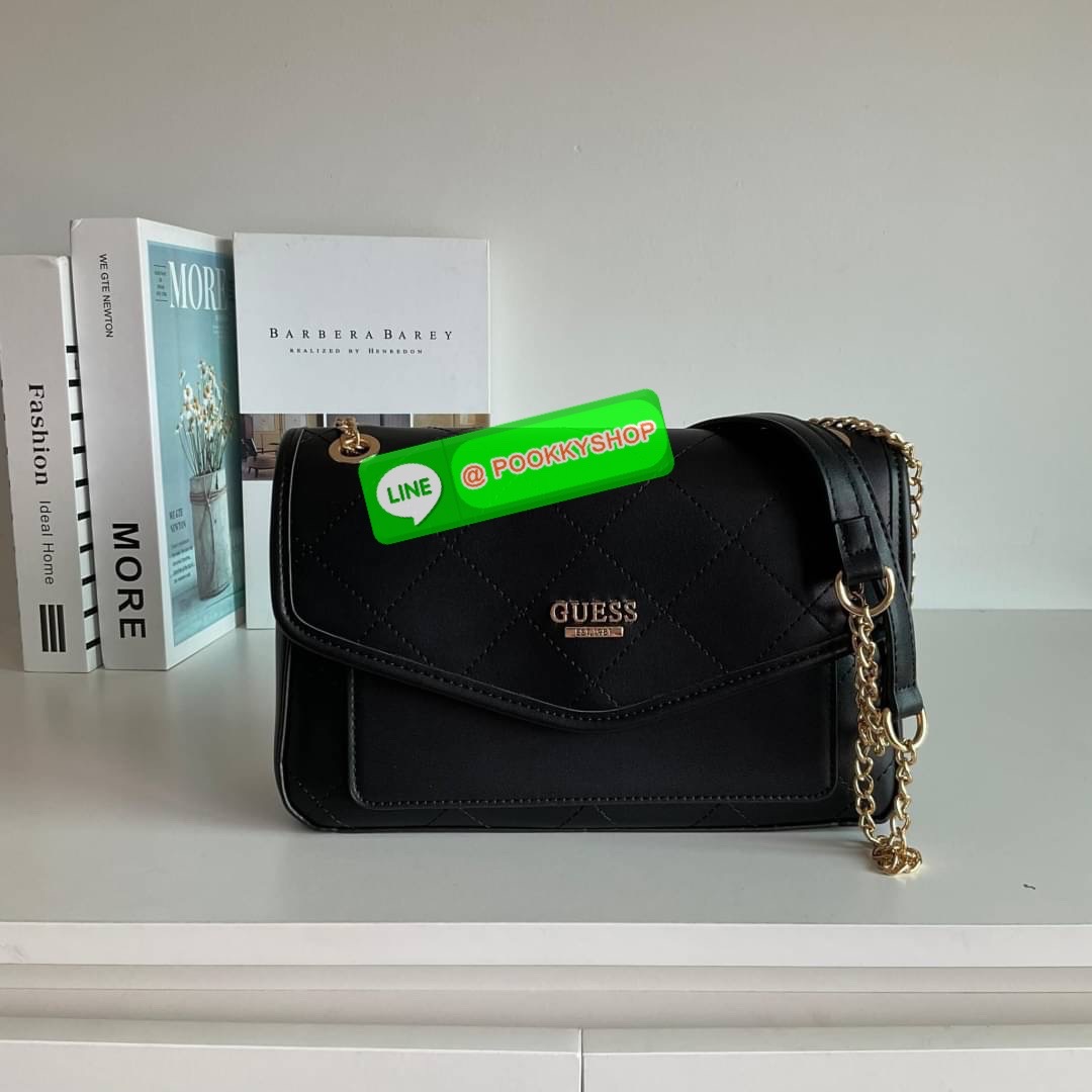 รุ่นใหม่ล่าสุด! พร้อมส่งครบสี GUESS ALENNA QUILTED FLAP CROSSBODY กระเป๋าสะพายไหล่&ครอสบอดี้ หนังสวยหรู อะไหล่ทอง เปิดปิดด้วยกระดุมแม่เหล็ก มีช่องเล็กด้านหน้าหนึ่งช่อง ด้านในใส่กระเป๋าสตางค์ยาว มือถือได้ทุกรุ่น พร้อมช่องซิปแยกให้ มาพร้อมสายสะพายไหล่ปรับได