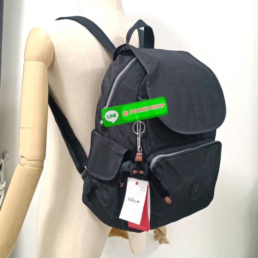 Kipling City Pack Medium Backpack กระเป๋าเป้ Kipling ขนาดกลาง วัสดุ Polyester 100% มีหูหิ้วด้านบน -ด้านหลัง มีซิปหลัง 1ช่องลึก -ด้านข้างมีช่องใส่ของเล็กน้อยทั้ง 2 ด้าน เปิด-ปิด ด้วยกระดุมแม่เหล็ก -ด้านหน้ามีช่องซิปใส่ของแยก 1 ช่อง และ ช่องปรับขนาดด้วยสายล