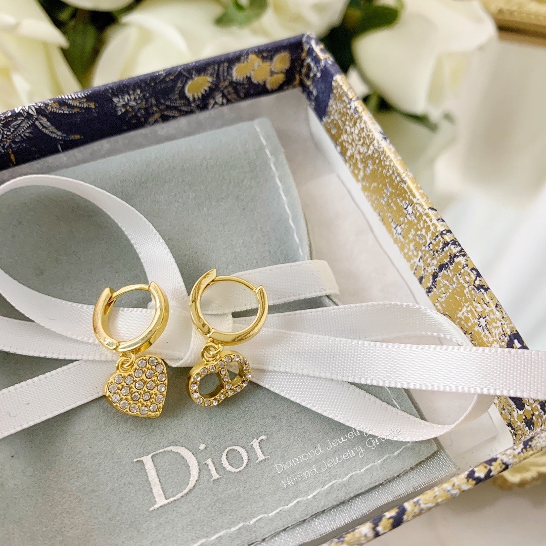 Super Hi-End Quality !!!! ((งาน 1:1 เหมือนในช็อปมากที่สุดในท้องตลาด)) Christian Dior Earring ต่างหูดิอองาน 1:1 เหมือนของแท้เป๊ะๆค่ะ รับรองงานสวยมากกกกก ดูหรู ดูผู้ดีสุดๆ งานดี เพชรคุณภาพดีมากๆมากๆคะรับประกันความพอใจเลยค่ะ ตัวเรือนสีทองเงา งาน laser stamp