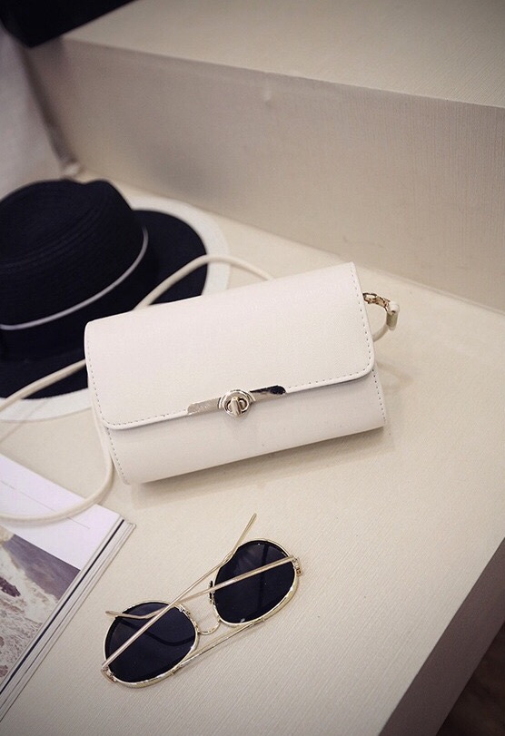 กระเป๋าสตางค์ กระเป๋าคลัชมือ กระเป๋าสะพายข้าง สีดำ เนื้อสวย เรียบหรู คุณหนูมากๆคะ size :ยาว19*สูง12*หนา 6cm