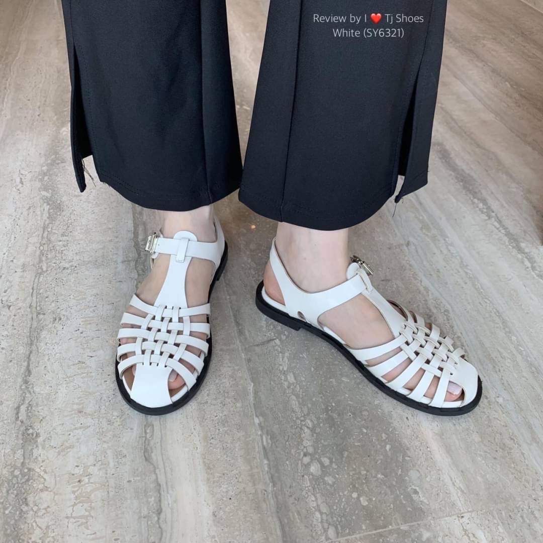 พร้อมส่งรองเท้ารัดส้นนำเข้าสวยเก๋ขายดีมากๆ - หนังรุ่นนี้ใส่ดีมาก ใส่เดินสบาย - มีรูระบายอากาศ ใส่แล้วเท้าไม่อับ - สายสามารถปรับให้กระชับได้ - จับแมทกับชุดง่าย ใส่แล้วดูเกร๋ดูน่ารักมากๆ - ทางร้านถ่ายรูปจากสินค้าจริง *** ของจริงงานดีสวยเป๊ะมาก สวยเกินราคา ค