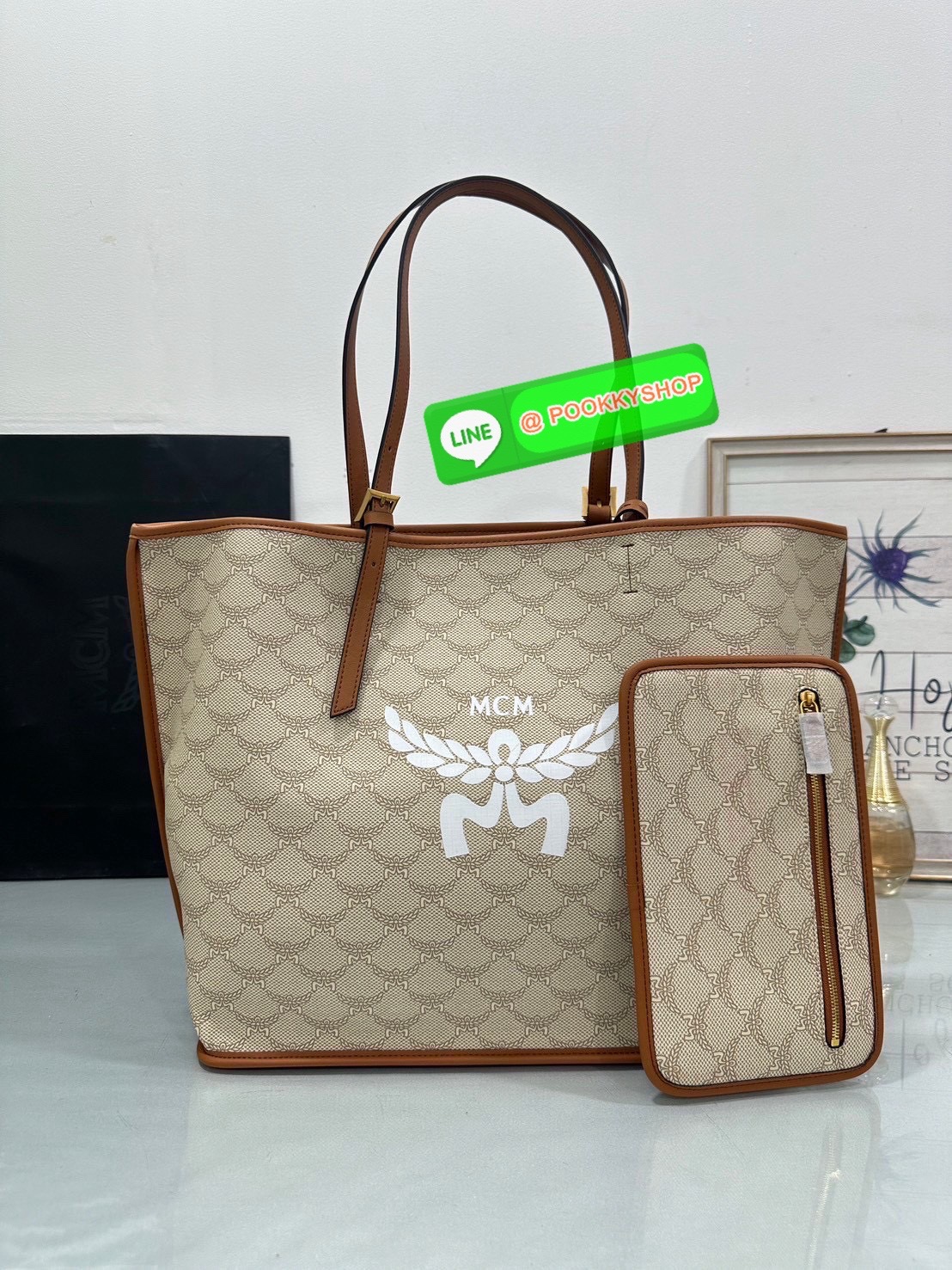 MCM Himmel Shopper in Lauretos • กระเป๋าช้อปเปอร์รุ่นHimmel Shopper • วัสดุ Lauretos Monogram Canvas ลายตัว M + ใบลอเรล เอกลักษณ์ใหม่ของ MCM