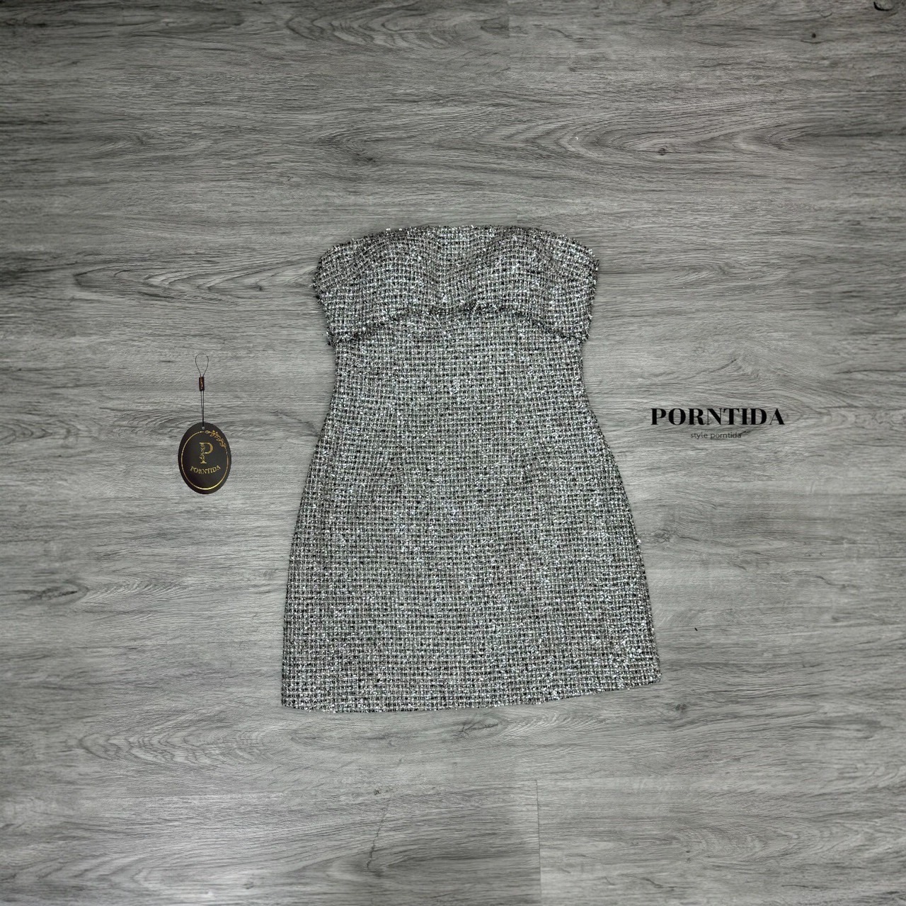 เดรสแฟชั่น ชุดเดรสเกาะอก งานผ้าคล้ายๆผ้าทวีตมีดิ้นเงินทั้งขุด