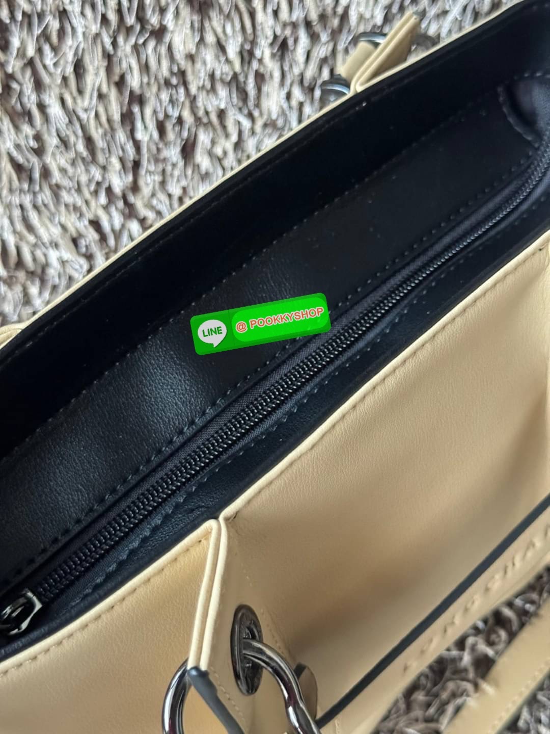 💕LONGCHAMP 3D S HANDBAG กระเป๋าใบนี้สามารถเป็นแบบ cross-body ได้ด้วยสายสะพายไหล่แบบปรับ และยังสามารถถอดออกได้ เมื่อต้องการเป็น Handbag กระเป๋า LONGCHAMP 3D เป็นส่วนหนึ่งของเทรนด์ปัจจุบันด้วยสไตล์สากลที่ทันสมัย ปรับให้เข้ากับวันหยุดสุดสัปดาห์ทําให้