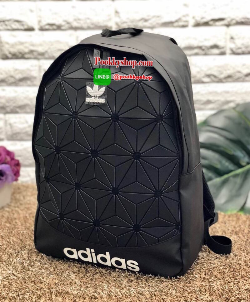 New arrival ! Adidas original 3D backpack พร้อมส่งค่ะ!! กระเป๋าสะพายหลัง รุ่นนี้ใช้ได้ทั้งชายหญิง วัสดุเนื้อ matte สุดฮิต น้ำหนักเบาค่ะ ด้านหน้ามีโลโก้แบรนด์ เปิดปิดกระเป๋าแบบซิปคู่ ภายในโล่ง กว้าง ใส่ของจุมากๆค่ะ มีช่องซิปและช่องเล็กให้ใส่ของจุกจิกค่ะ สา