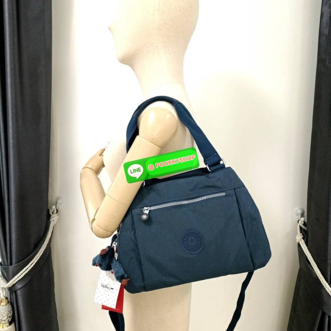KIPLING ELISE HANDBAG กระเป๋าถือและสะพายไหล่ ขนาดกำลังพอดี จุของได้มาก มีหูจับสองสาย ถือสะดวก น้ำหนักเบา มีช่องซิป ด้านหน้า ช่อง กระเป๋าหลักเปิด-ปิดด้วยซิป มี3 ช่องว่างใส่ของได้จุมากๆ ใส่มือถือได้ กระเป๋าสตางค์ใบยาว และ เครื่องสำอางค์ได้หลายชิ้นเลยค่ะ เก็