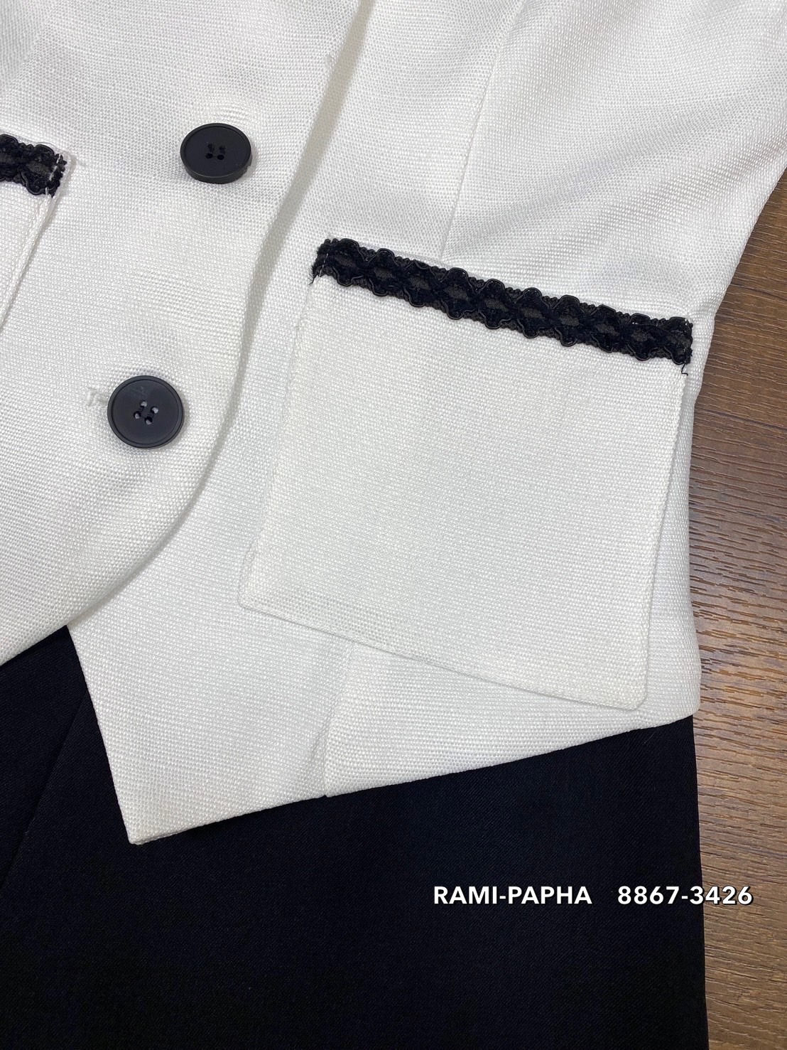 ชุดเซทแฟชั่น ชุดเซต3ชิ้น คุ้มมาก!! เสื้อคอปกสีขาวเนื้อผ้านุ่มอย่างดีมีเทคเจอร์