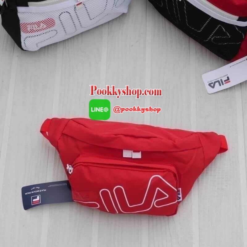 เข้าเพิ่ม ครบสี 5 สีค่ะ fila hip sack bag กระเป๋าคาดเอวและอก แท้ไม่ต้องรอพรีหรือหิ้วจากเกาหลี วัสดุผ้า Canvas หนาสวยนิ่ม หน้ากระเป๋าสกรีน Fila ตัวใหญ่ ดีไซน์กระเป๋าและสีสันที่สวยงามและทันสมัยเหมาะลุคใหม่ หัวซิปปั้ม
