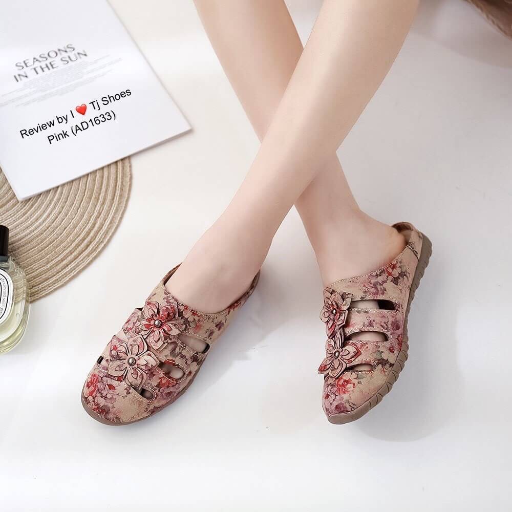 พร้อมส่งรองเท้าเพื่อสุขภาพ ที่ทั่งเกร๋ทั้งน่ารักสุดๆ รองเท้ารุ่นนี้เป็นงานสั่งทำพิเศษ ผ้าลายเกร๋ๆ สวมใส่ง่าย จับแมทกับชุดอะไรก็เกร๋ ทรงสวย พื้นบุนิ่มแถมมีรูระบายอากาศใส่แล้วเท้าไม่อับ ใส่นุ่มเดินสบายมากๆ ส้นยางอย่างดี เป็นรุ่นแนะนำ ซื้อไปรับรองไม่ผิดหวัง