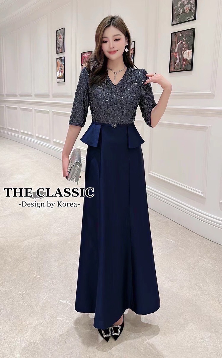 เดรสแฟชั่น ช่วงบนใช้ผ้าเนื้อดี ปักเลื่อมระยิบระยับประกายทั้งตัว แขนยาว 3 ส่วน