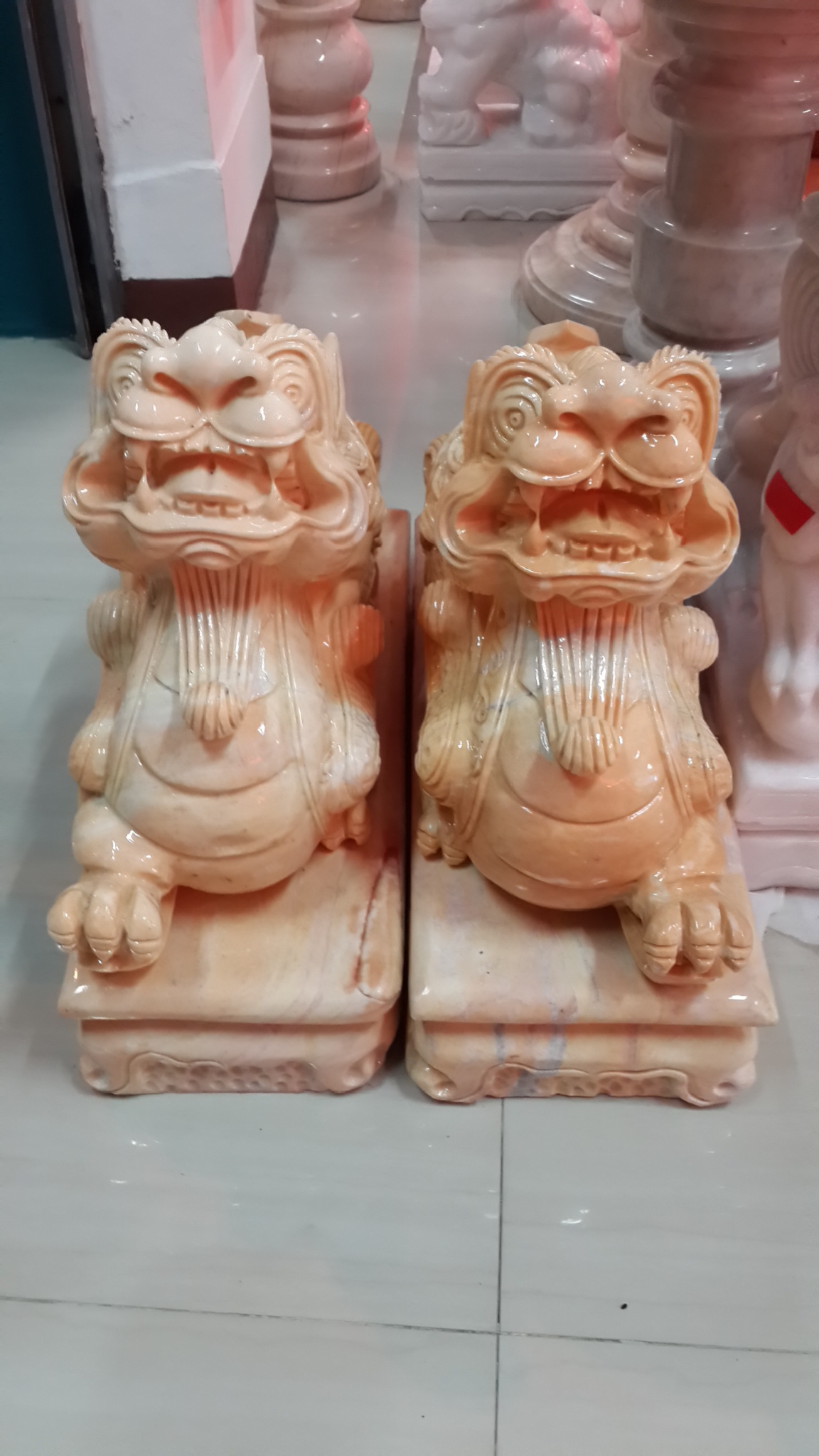 ปี่เซี๊ยะคู่ ยาว50เซนติเมตร กว้าง20เซนติเมตร หินอ่อนสีส้ม