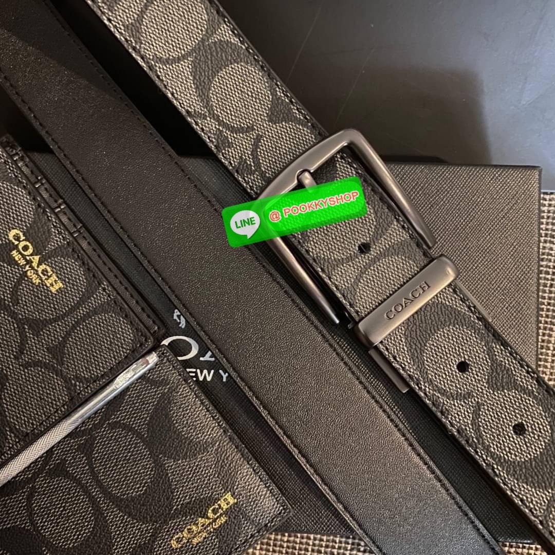 COACH Short Wallet with Belt Set Signature เซทสุดคุ้มค่ะได้ทั้งเข็มขัดและกระเป๋าสตางค์แบบพับ 2 ตอนมีช่องใส่รูปใส่บัตรใส่ธนบัตรแยกเป็นสัดส่วนเหมือนกระเป๋าสตางค์ใบยาวคุณภาพดีตามแบบฉบับของแบรนด์ มาในกล่องแบรนด์สามารถมอบเป็นของขวัญได้ ไอเท็ม Must Have ใครไม่ท