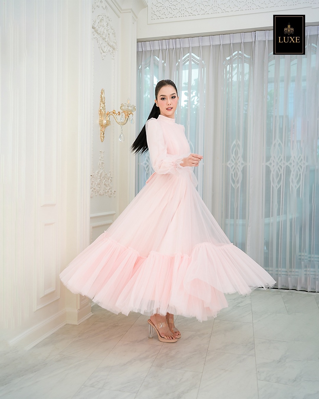 เดรสแฟชั่น แม็กซี่เดรสเสื้อคอปีนแขนยาว กระโปรงบานต่อชายรูดระบายรอบตัว