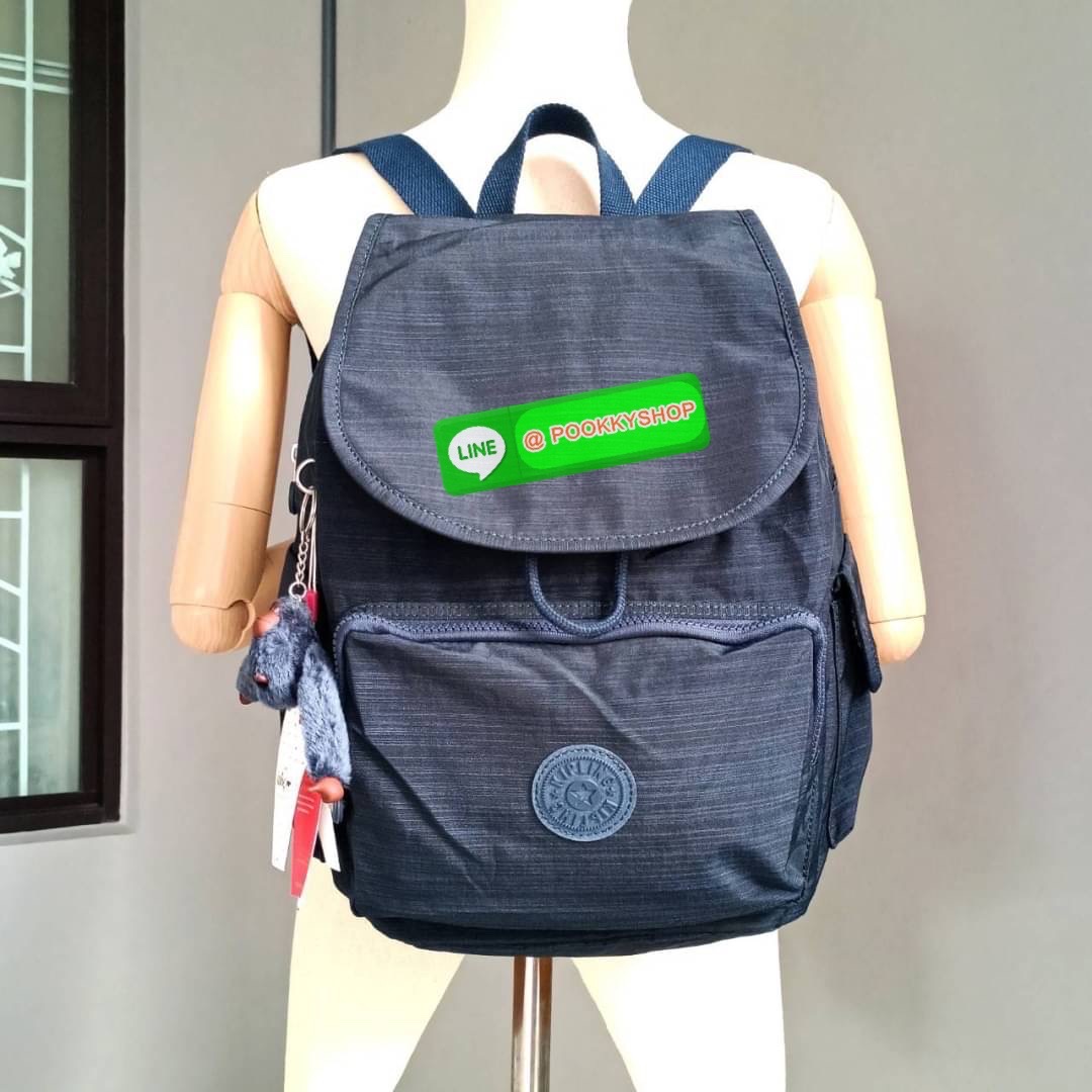 Kipling City Pack Medium Backpack กระเป๋าเป้ Kipling ขนาดกลาง วัสดุ Polyester 100% มีหูหิ้วด้านบน -ด้านหลัง มีซิปหลัง 1ช่องลึก -ด้านข้างมีช่องใส่ของเล็กน้อยทั้ง 2 ด้าน เปิด-ปิด ด้วยกระดุมแม่เหล็ก -ด้านหน้ามีช่องซิปใส่ของแยก 1 ช่อง และ ช่องปรับขนาดด้วยสายล