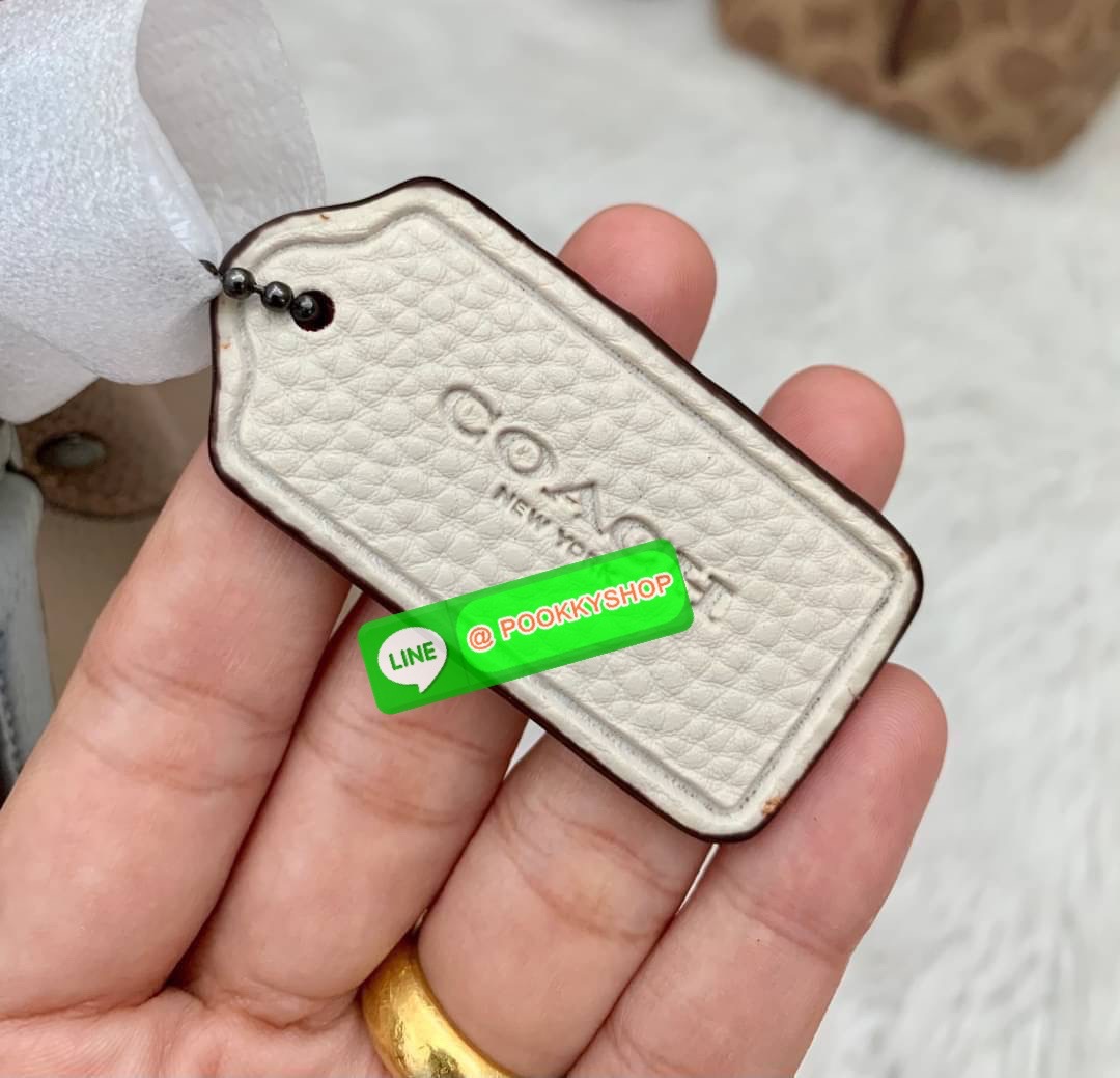 COACH WILLOW SHOULDER BAG ((C2745//C2590//C2621)) พร้อมส่ง ไม่ให้หลงรักยังไงไหว 🔺กระเป๋าหิ้ว//คล้องไหล่//สะพายข้าง สุดคุ้ม! หนังแท้ชั้นดีที่สุด ได้ไปหลงรักแน่นอนค่ะ หนังสวยมากๆ 🔺ตัวกระเป๋าแบ่งเป็นสองช่องหลัก ด้านนึงเป็นแบบหมุนล็อค//อีกด้าน