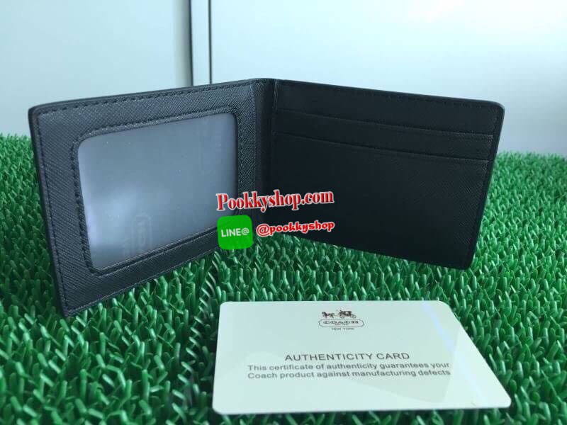 Brand : COACH Compact ID Wallet Detail : กระเป๋าสตางค์Coach ใบสั้น มาพร้อมกระเป๋าใส่บัตรใบเล็ก 1 ใบ มีช่องใส่บัตรหลายช่องสามารถใส่บัตรได้จำนวนมาก และมีช่องใส่ธนบัตรถึง 2 ช่อง สามารถมอบเป็นของขวัญหรือใช้เองก็ได้ พลาดไม่ได้แล้วนะคะ