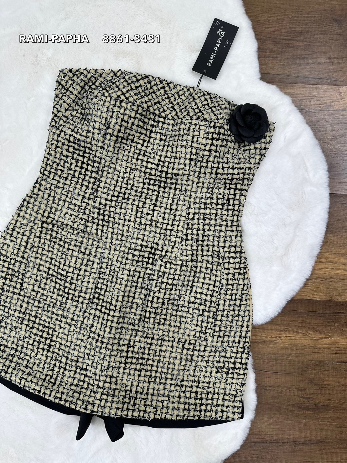 ชุดเซทแฟชั่น เสื้อเกาะอกตัวยาว เนื้อผ้าทวีตสีสวยมาก มีกระเป๋าหน้าใช้งานได้จริงทั้งสองด้าน