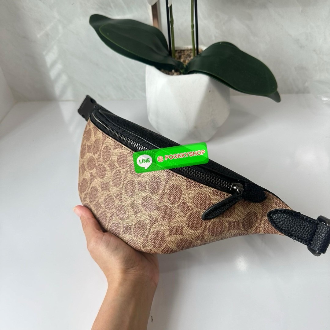 COACH Charter Fanny pack synthetic (C7700) 🔖กระเป๋าคาดอกรุ่นใหม่ไซส์มินิ ขนาดกำลังดี ทรงหล่อ 🔖วัสดุ: แคนวาสตัดสลับหนังแท้ 🔖สายปรับระดับได้ 🔖มี2 ช่องซิป ด้านหน้าและด้านหลัง 🔖ภายในช่องหลักมีช่องใส่ของจุกจิก1ช่อง