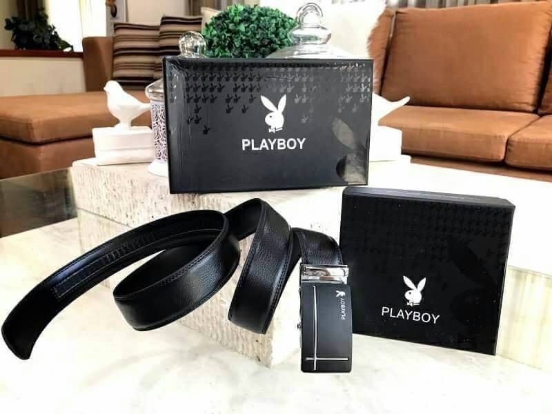 DON'T MISS! PLAYBOY MEN LEATHER BELT (Free Size) เข็มขัดหนังสีดำรุ่นสุดฮิตจาก Playboy หัวเข็มขัดโลหะดำตัดเงินปั้มโลโก้คุณภาพดีตามแบบฉบับของแบรนด์ดีไซน์คลาสสิคเข้าได้กับทุกชุดสามารถปรับได้หลายระดับ มาพร้อมกล่องแบรนด์สามารถมอบเป็นของขวัญได้ ไอเท็มนี้ M